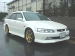 中古車オークション　アコードワゴン　外装
